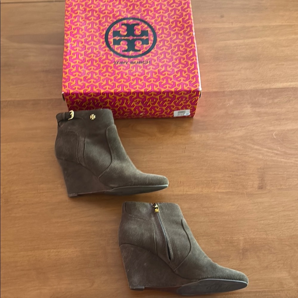 Tory Burch Brown Wedge Suede Shoes